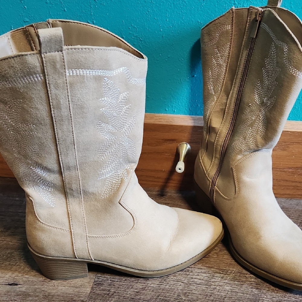 Torrid Midshaft Western Boot WW